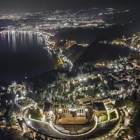 Sebastian House Lägenhet Giardini Naxos
