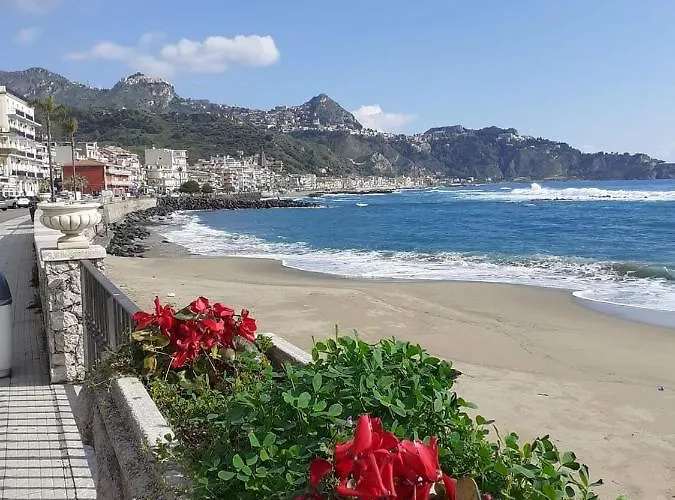 Sebastian House Apartment