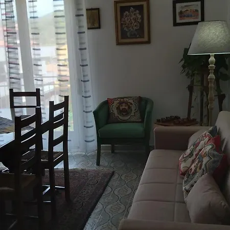 Sebastian House גיארדיני נאקסוס