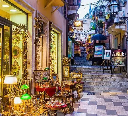 Sebastian House דירה *