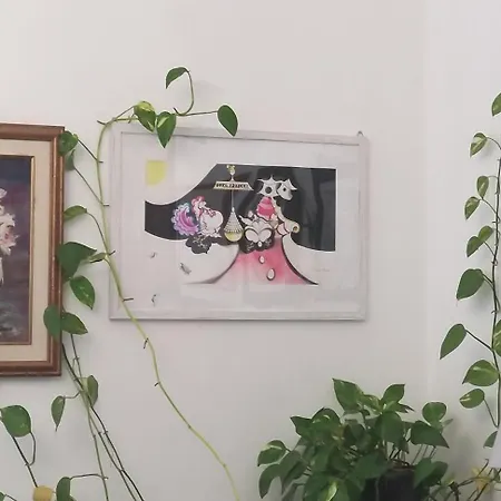 Sebastian House דירה