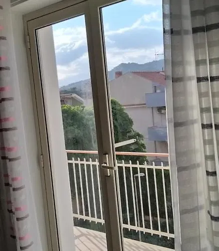 Sebastian House Apartman *