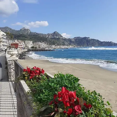 Sebastian House Apartment